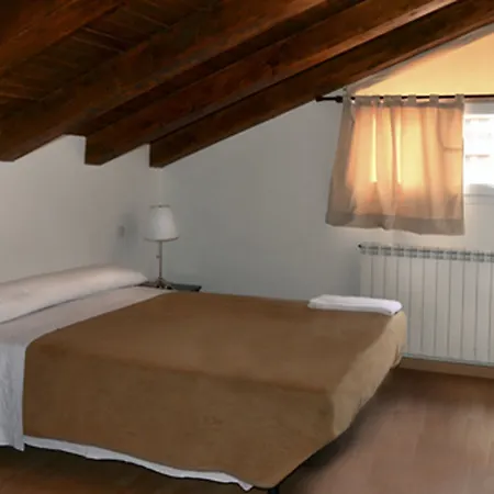 Auhabitat Zaragoza, Edificio De Turisticos Zaragoza