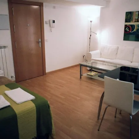 Auhabitat Zaragoza, Edificio De Turisticos سرقسطة